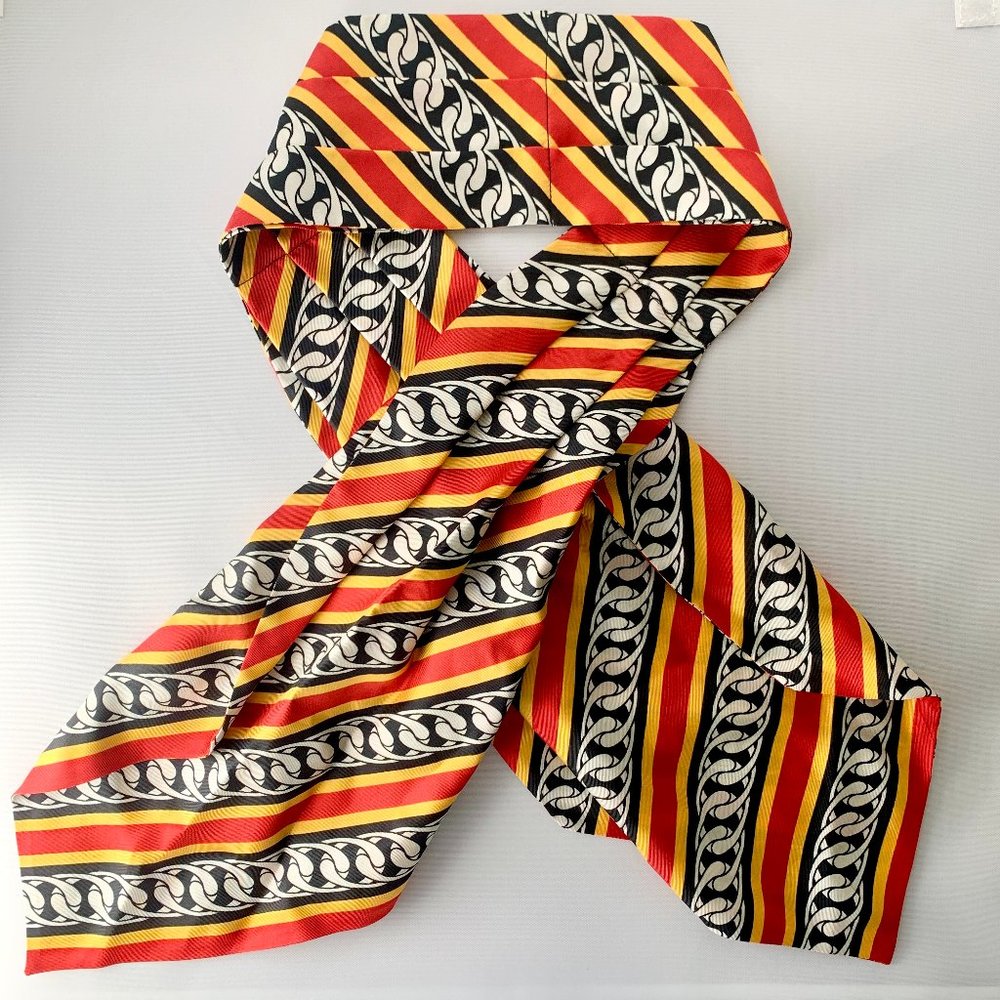 Gucci Sin Chain Print Pleated Neck Scarf Red/black